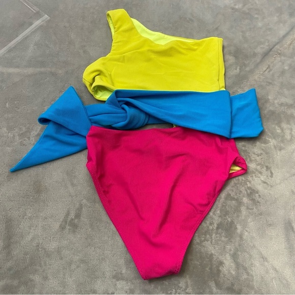 New! Beach Riot Carlie Retro Pink Colorblock One Piece Swimsuit 24026 - Picture 8 of 9